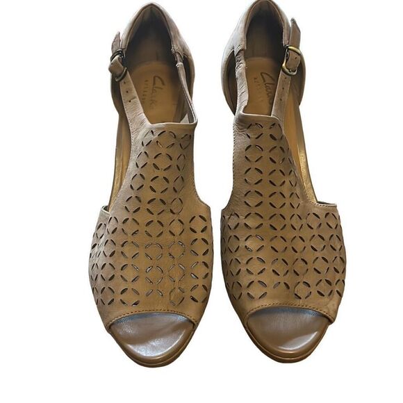 Clarks Artisan Suede Cut Out Chunky Platform Heels size 9.5 - Picture 4 of 7